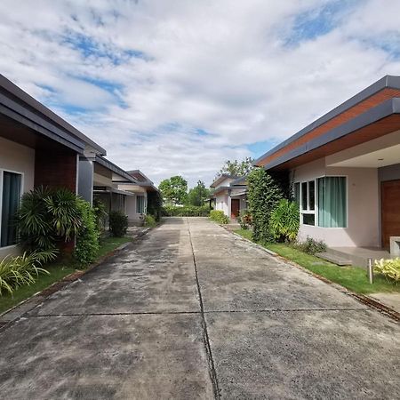 Smile Resort Sriracha Si Racha Exterior foto