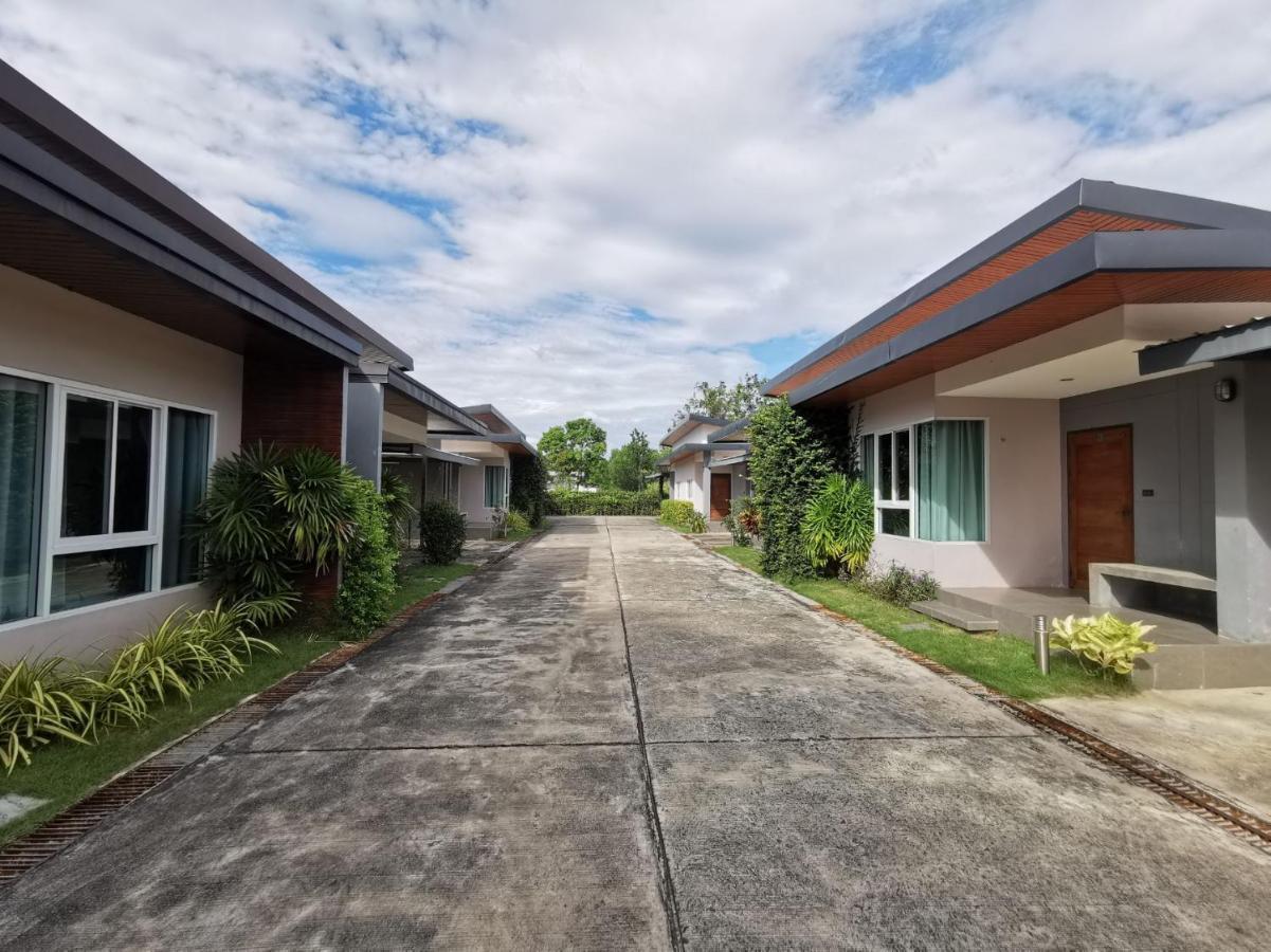 Smile Resort Sriracha Si Racha Exterior foto